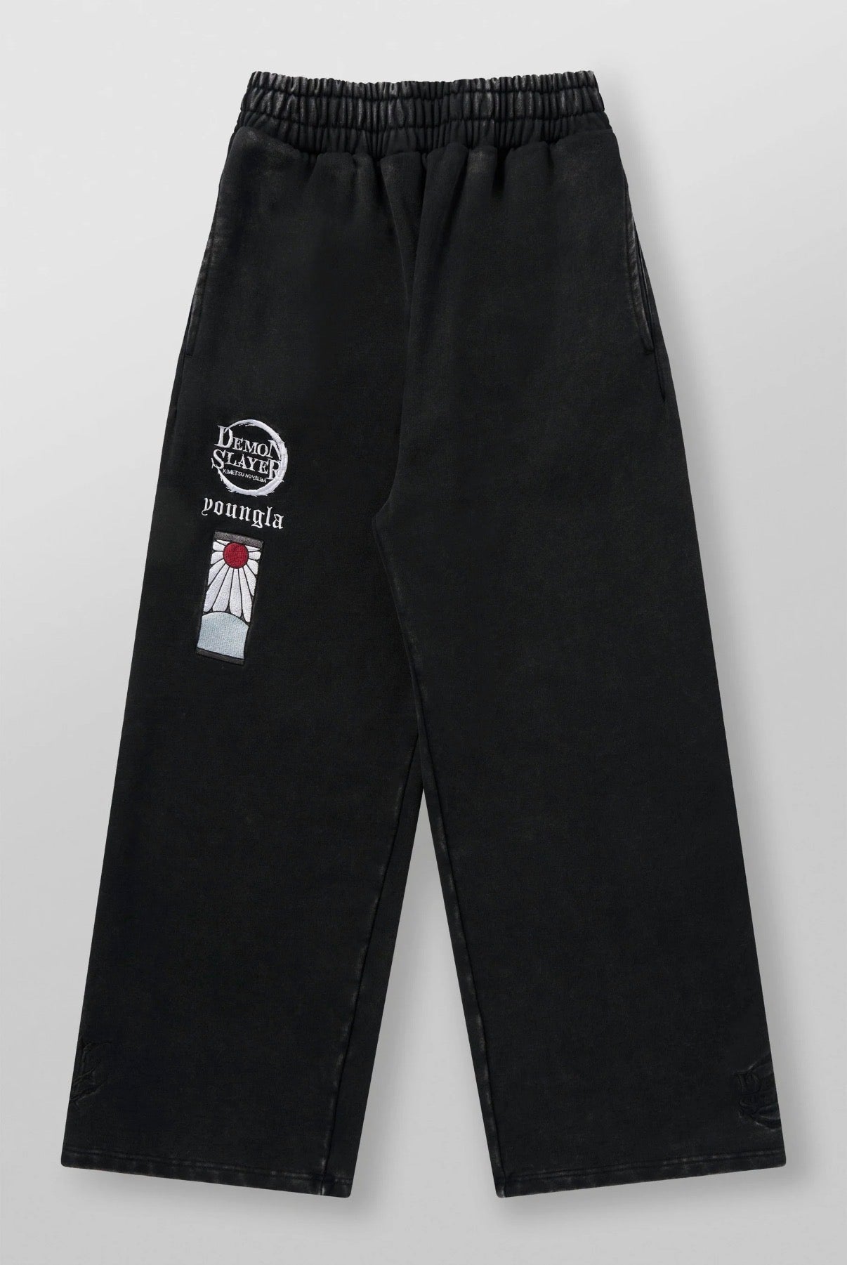 2153 - Demon Slayer: Kimetsu no
Yaiba - Sweats