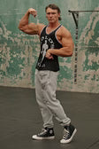 3014- Golds Gym Classic Stringers